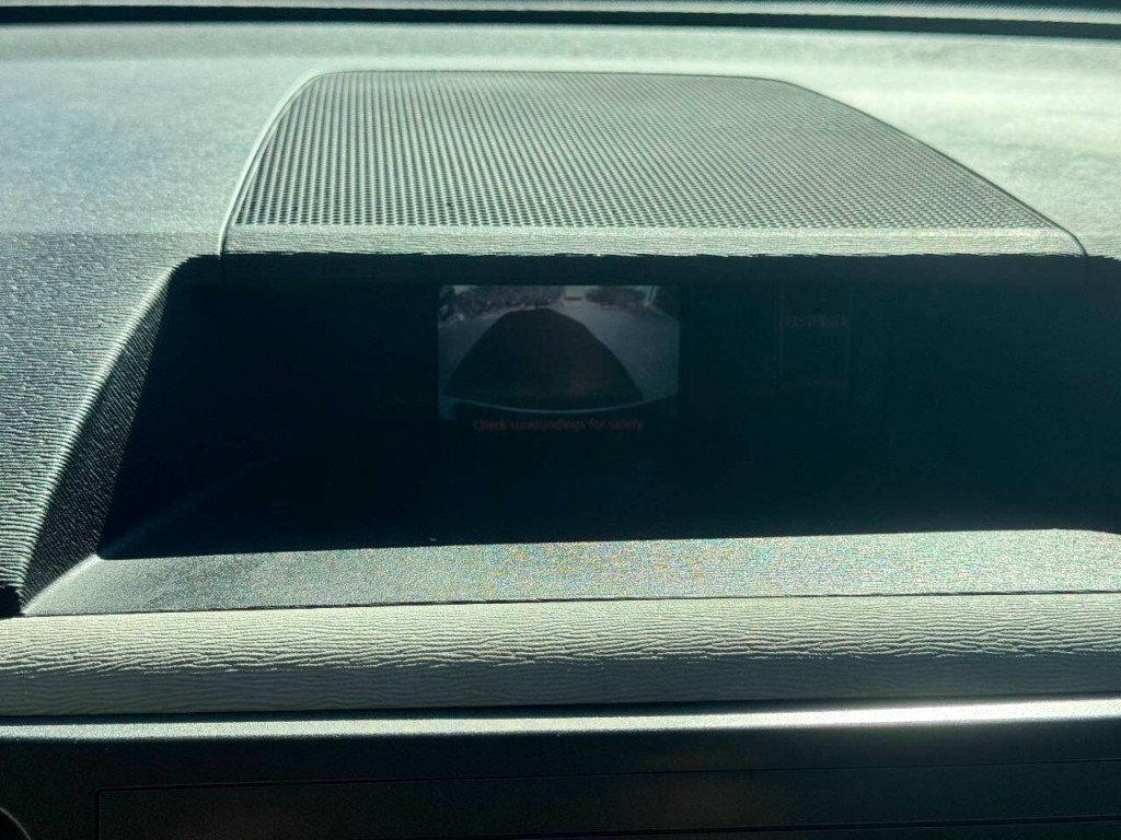 2011 Toyota Sienna Image 23