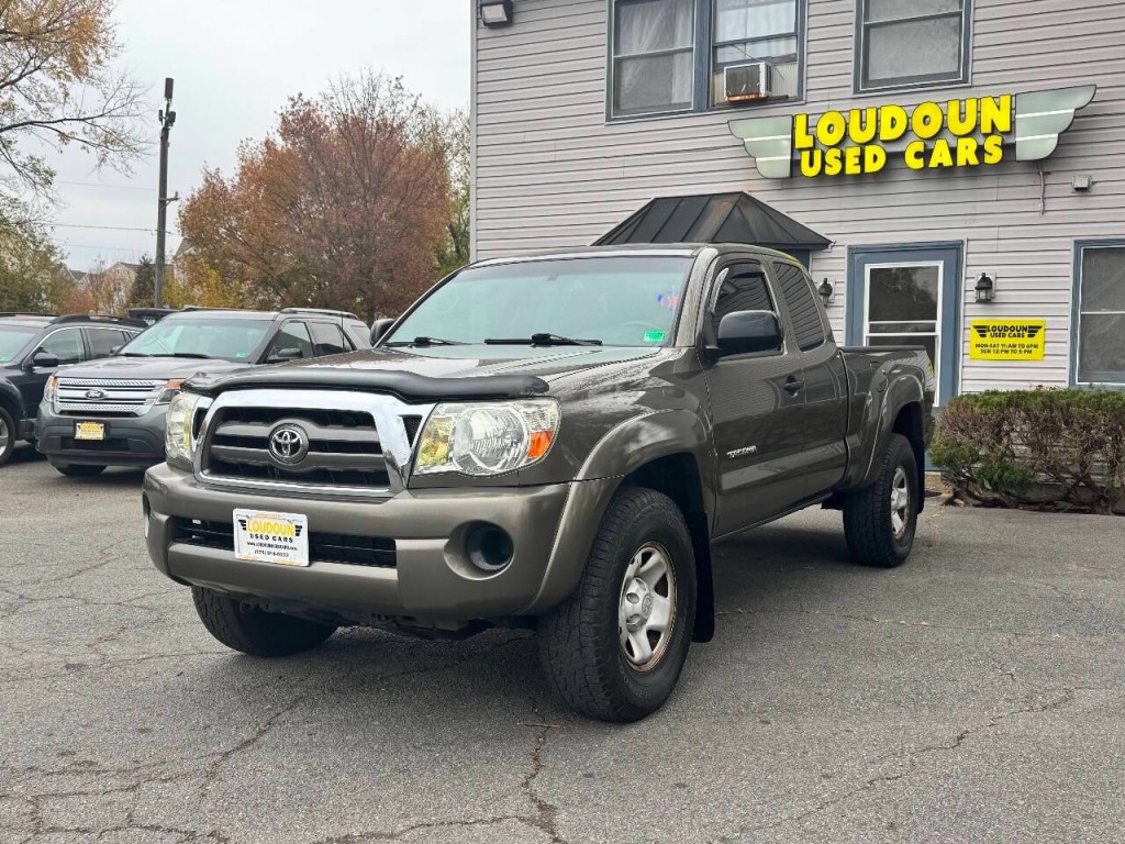 2010 Toyota Tacoma Image 1