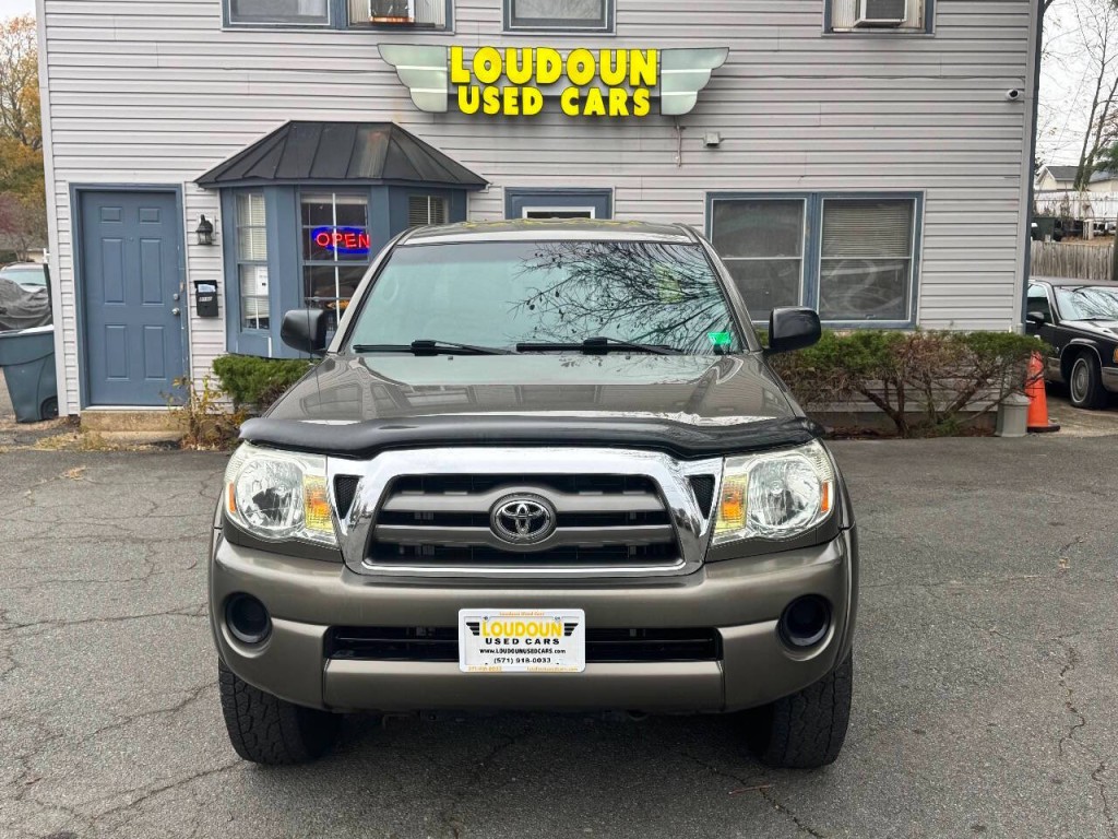 2010 Toyota Tacoma Image 2