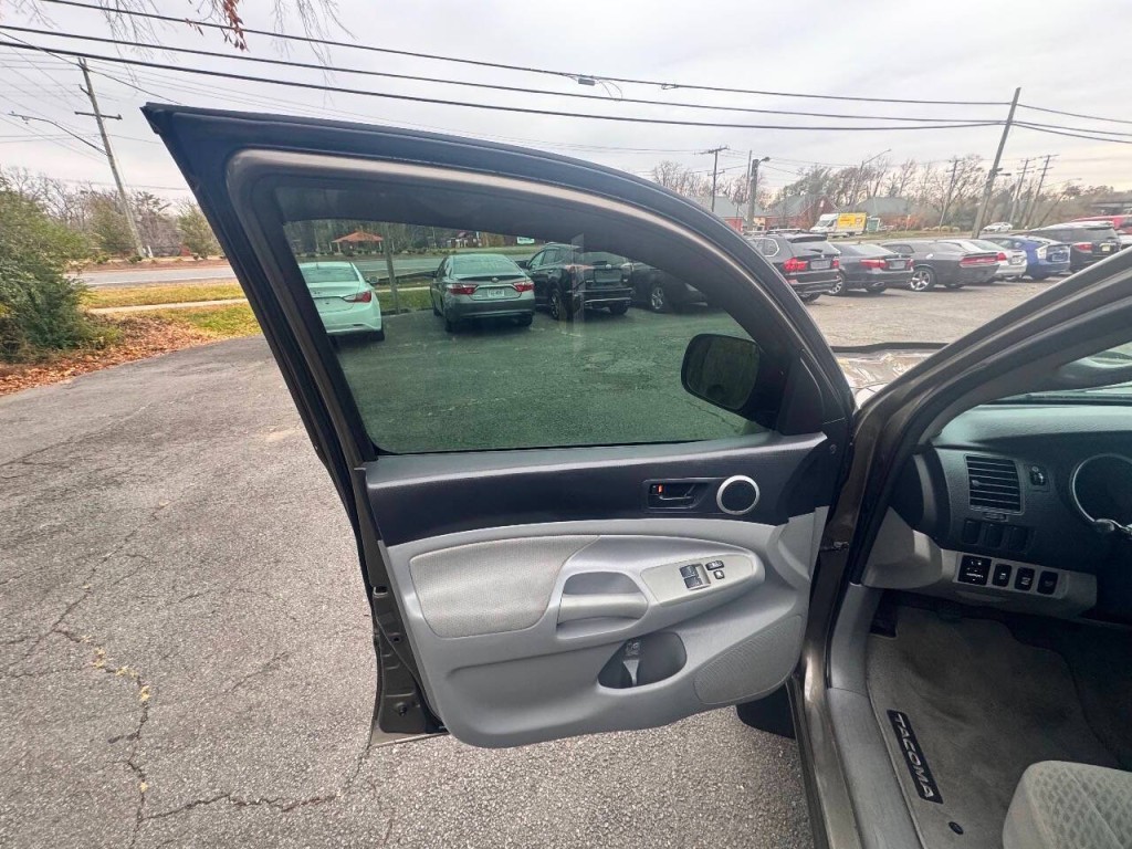 2010 Toyota Tacoma Image 9