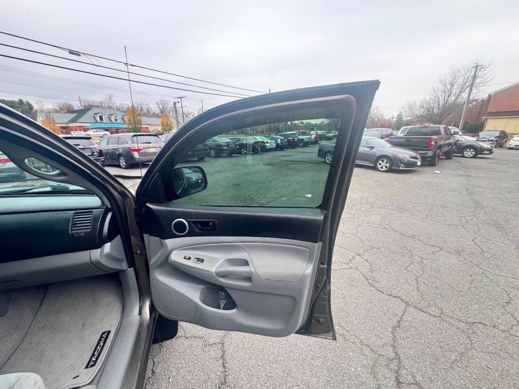 2010 Toyota Tacoma Image 15