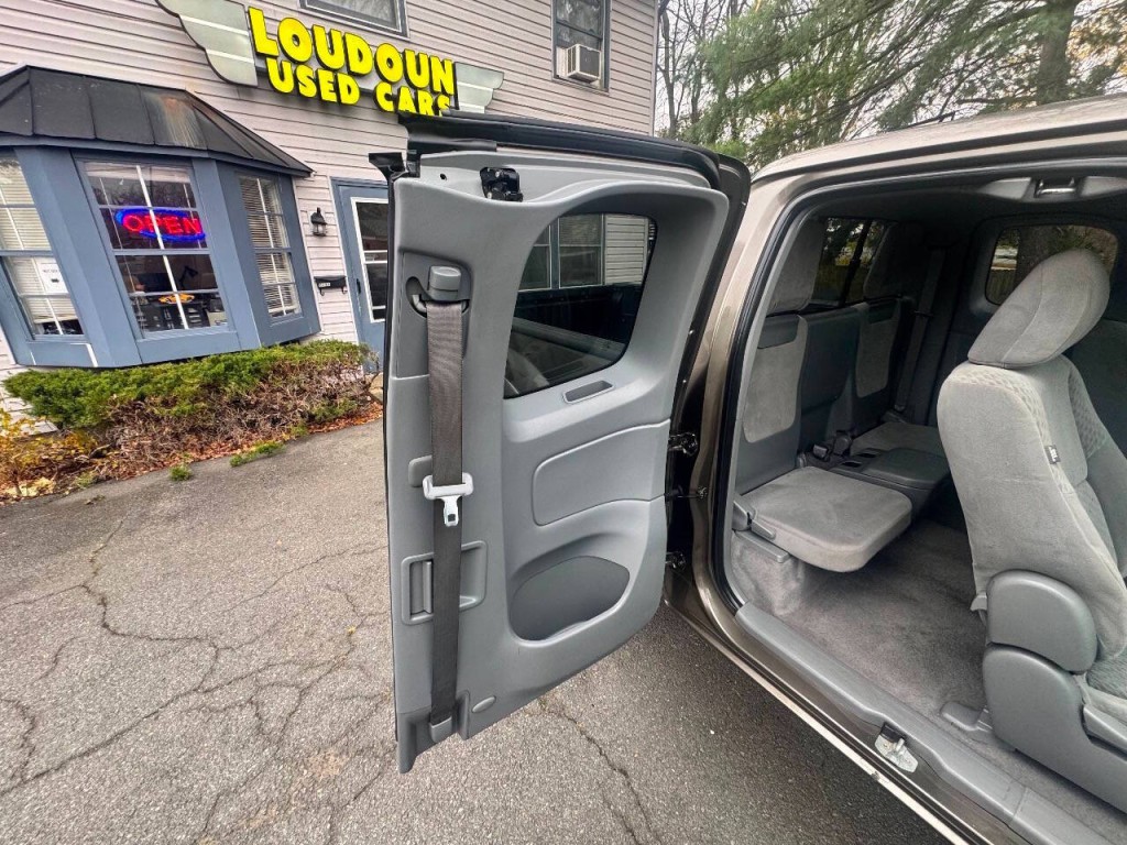 2010 Toyota Tacoma Image 18