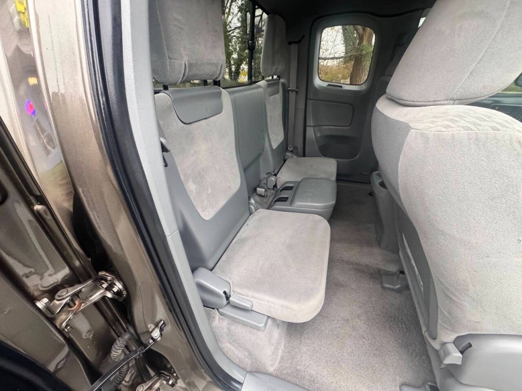 2010 Toyota Tacoma Image 19