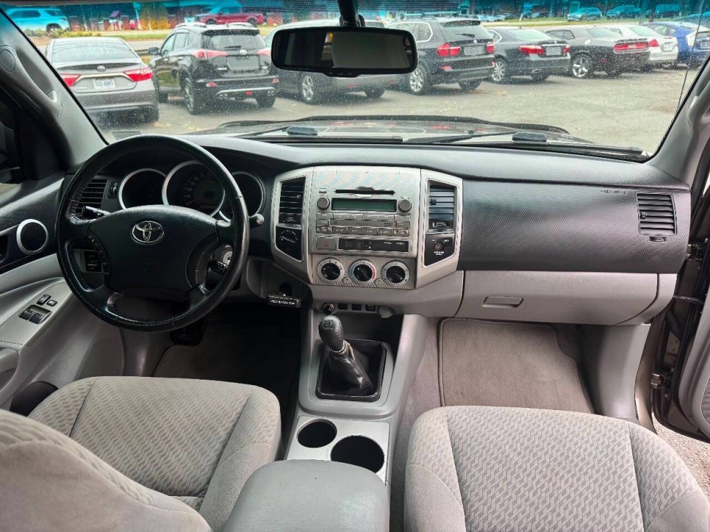 2010 Toyota Tacoma Image 21