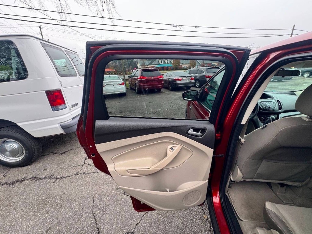 2016 Ford Escape Image 9