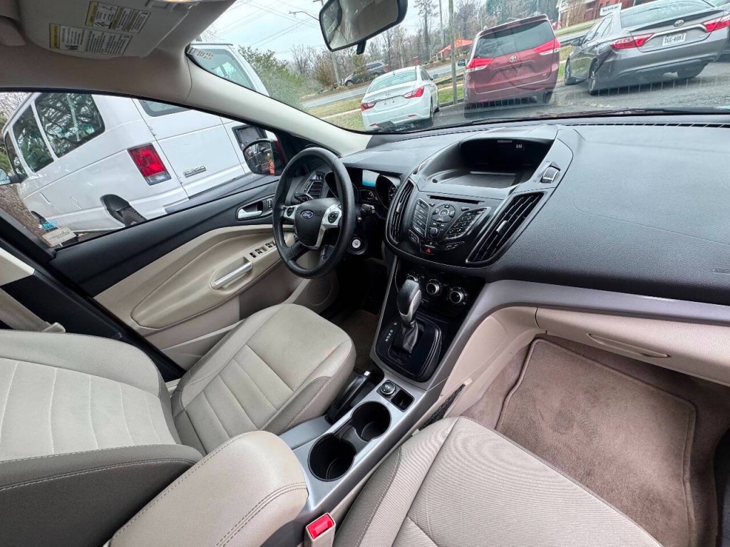2016 Ford Escape Image 17