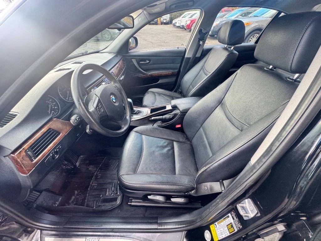 2011 BMW 3 Series Image 8