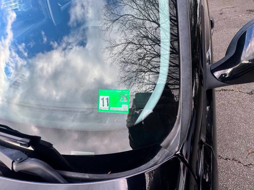 2011 BMW 3 Series Image 17