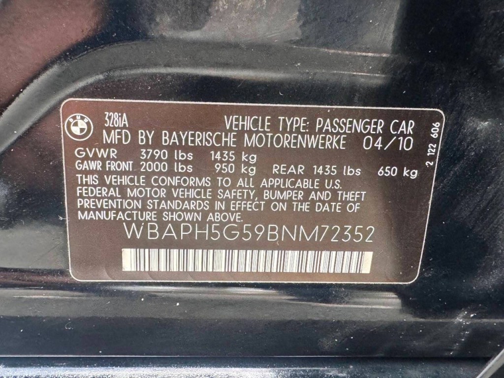 2011 BMW 3 Series Image 22