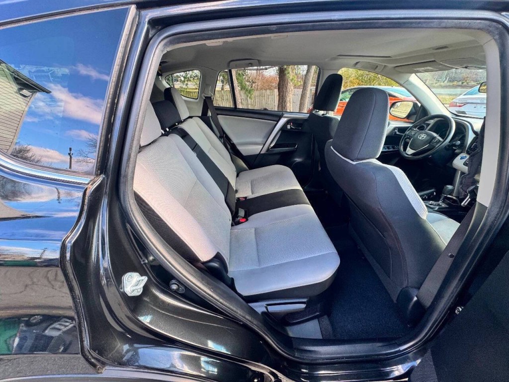 2016 Toyota Rav4 Image 15
