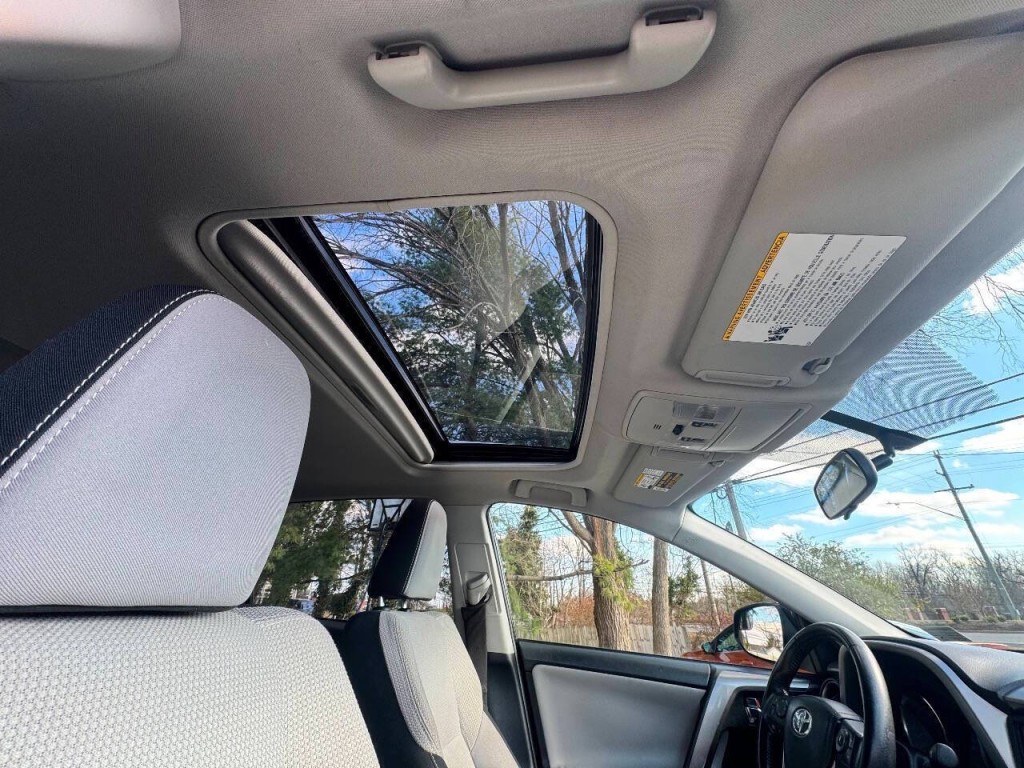 2016 Toyota Rav4 Image 19