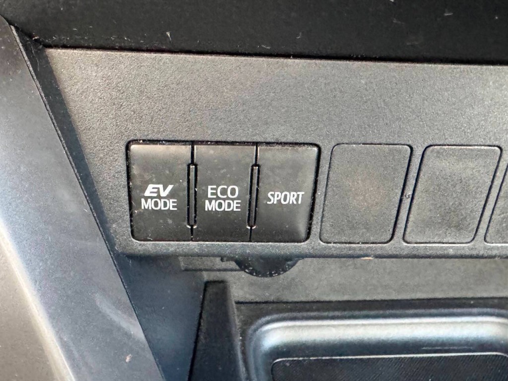 2016 Toyota Rav4 Image 26