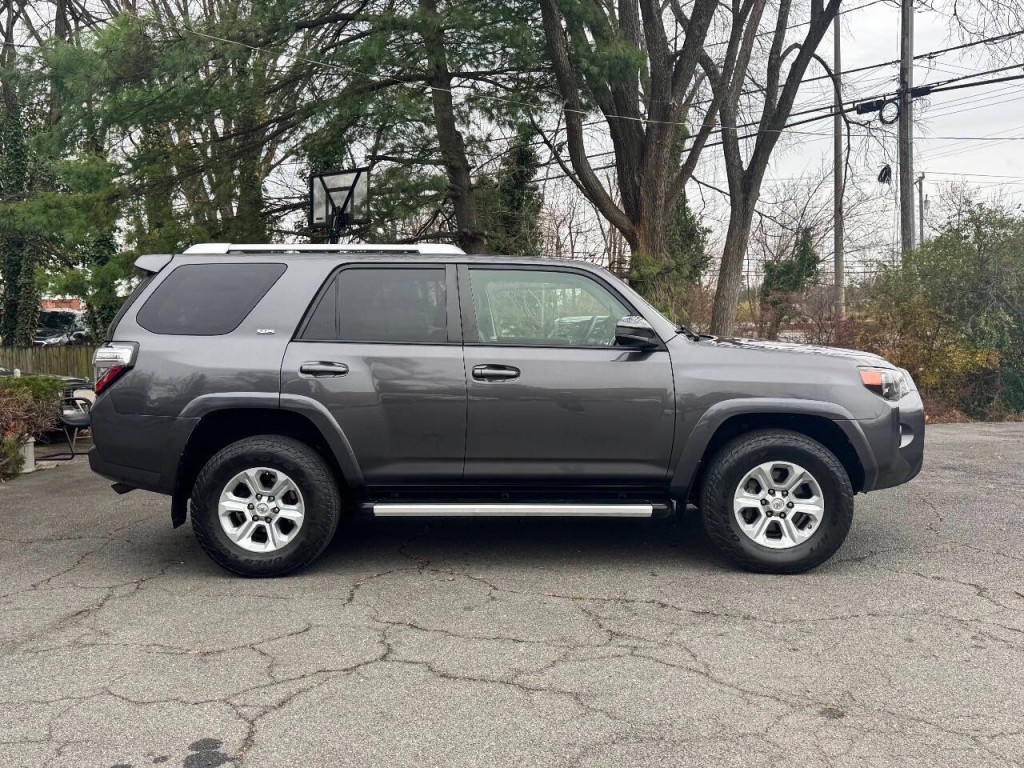 2017 Toyota 4Runner Image 4