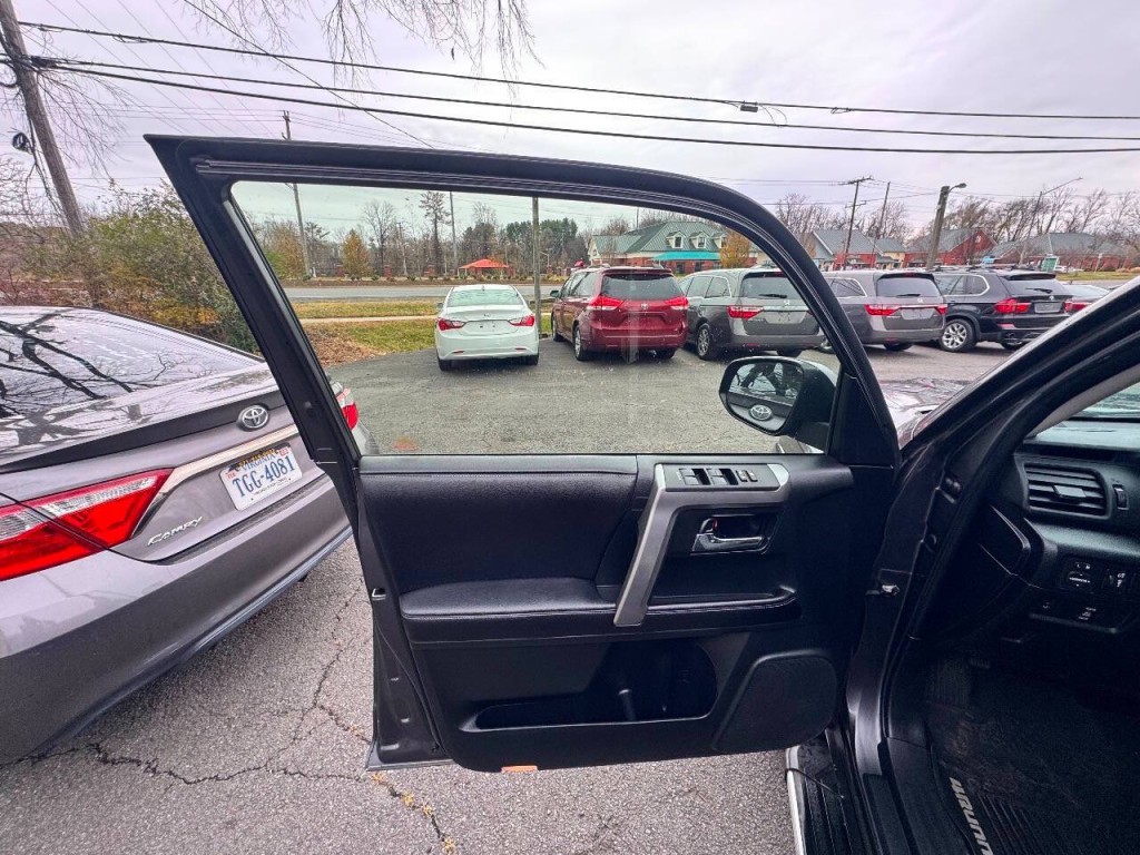 2017 Toyota 4Runner Image 7