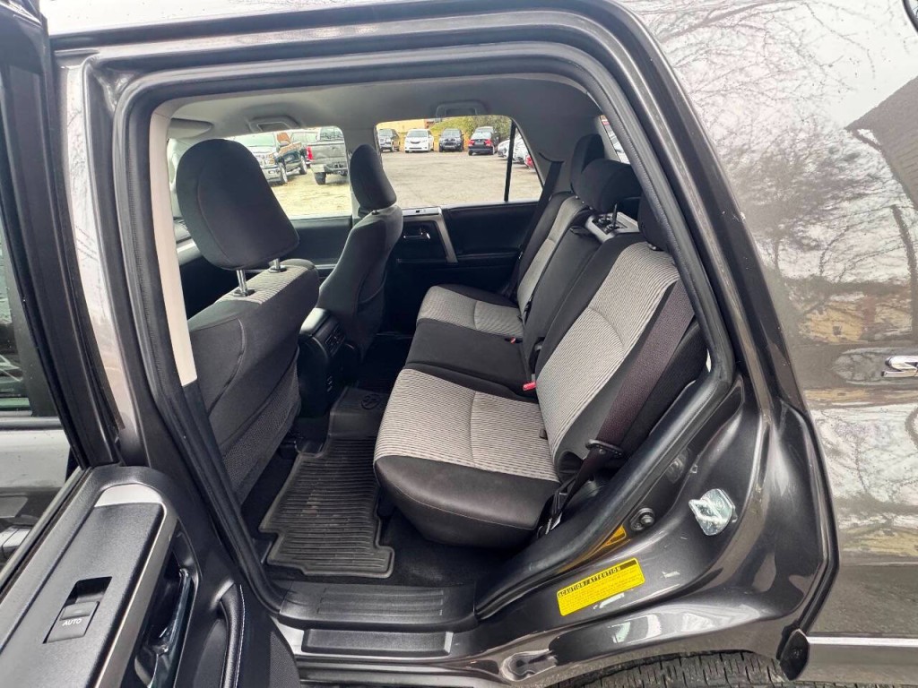 2017 Toyota 4Runner Image 10