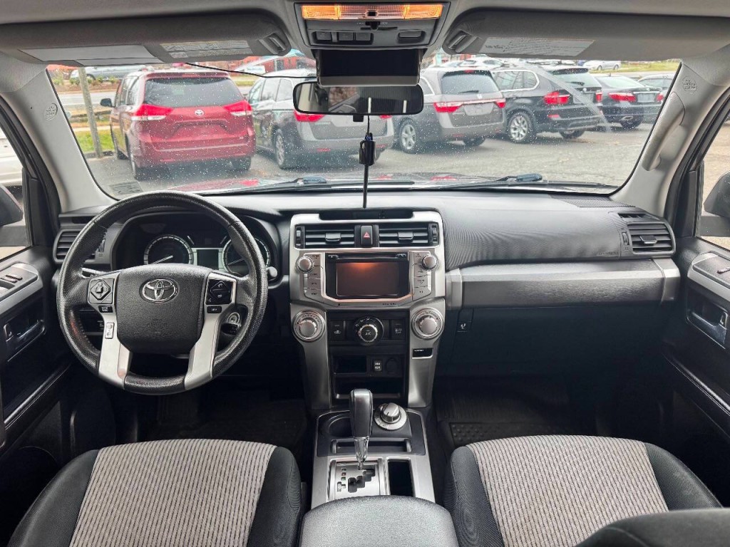 2017 Toyota 4Runner Image 23