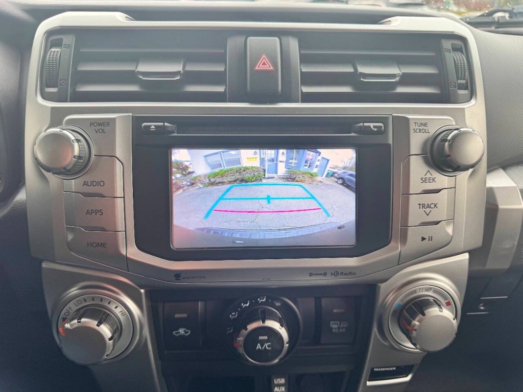 2017 Toyota 4Runner Image 28