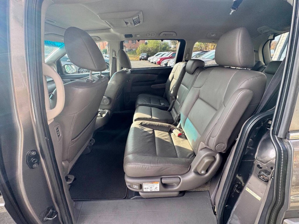2012 Honda Odyssey Image 9