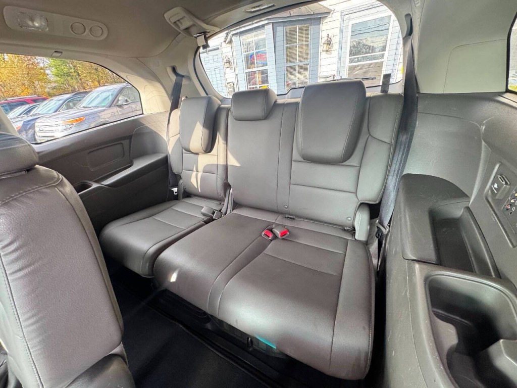2012 Honda Odyssey Image 10