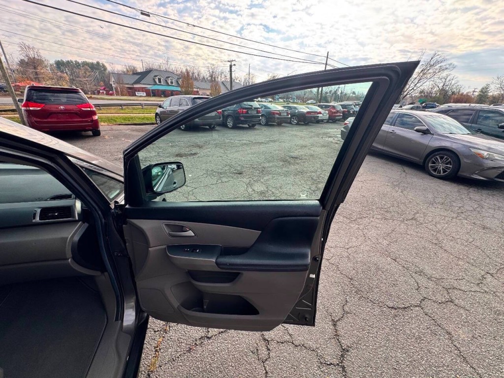 2012 Honda Odyssey Image 14