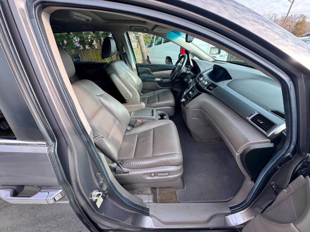 2012 Honda Odyssey Image 15
