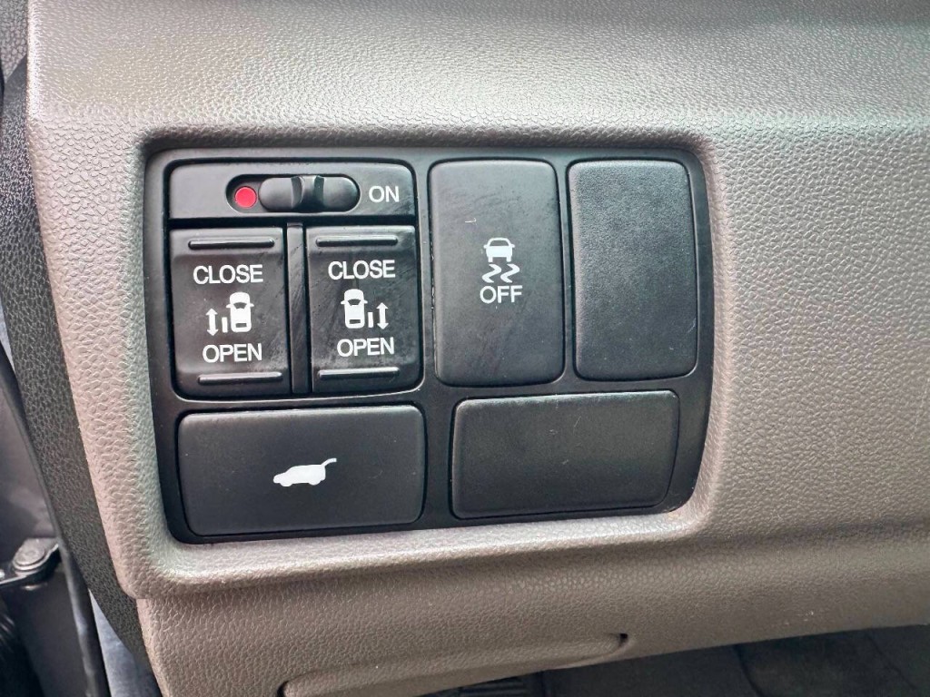 2012 Honda Odyssey Image 23