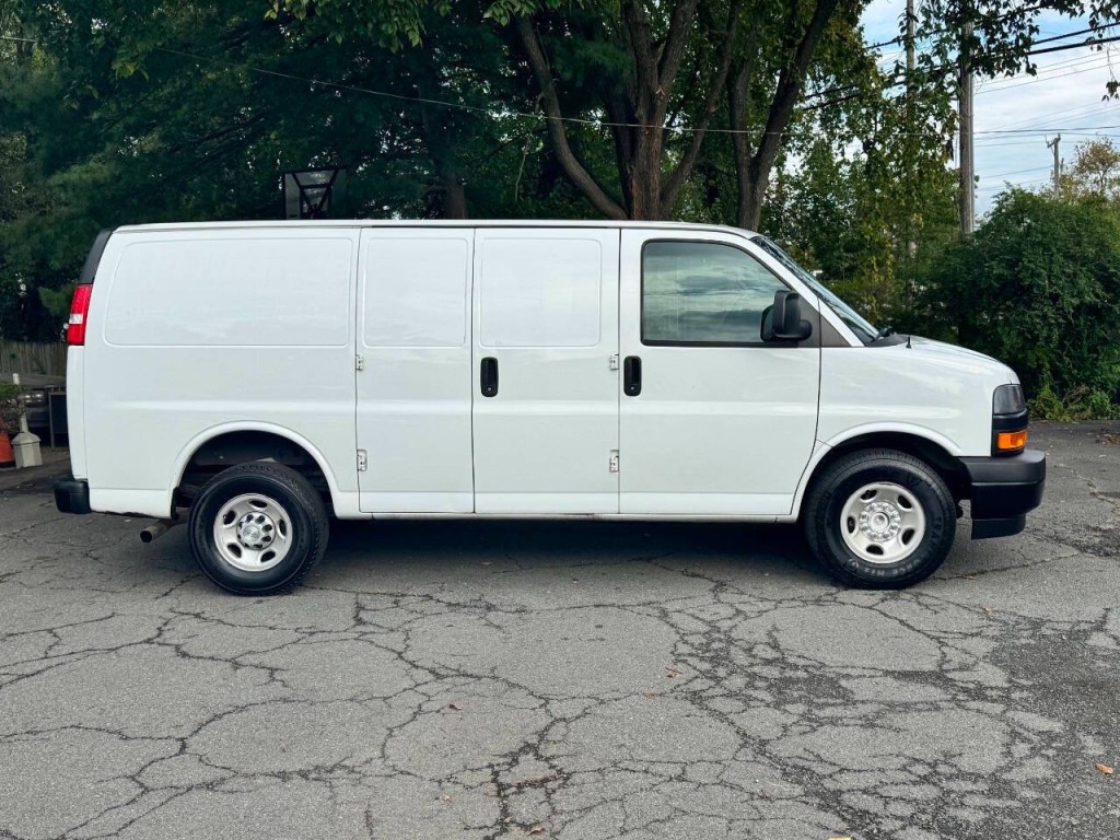 2018 Chevrolet Express Image 4