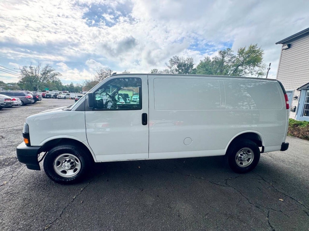 2018 Chevrolet Express Image 6