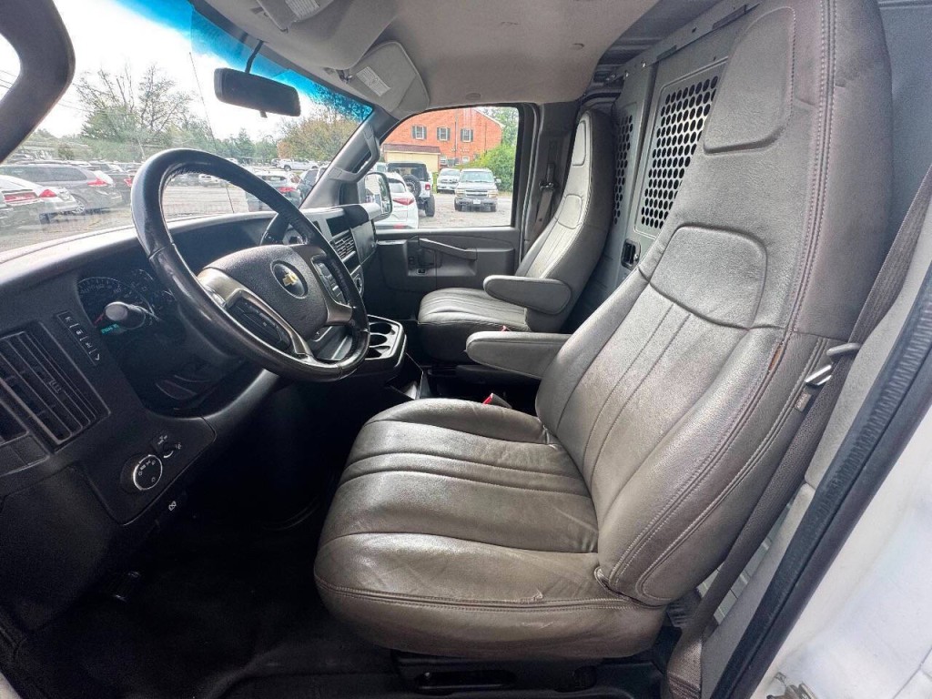 2018 Chevrolet Express Image 8