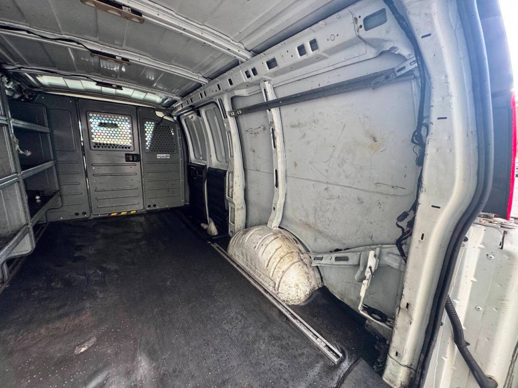 2018 Chevrolet Express Image 15