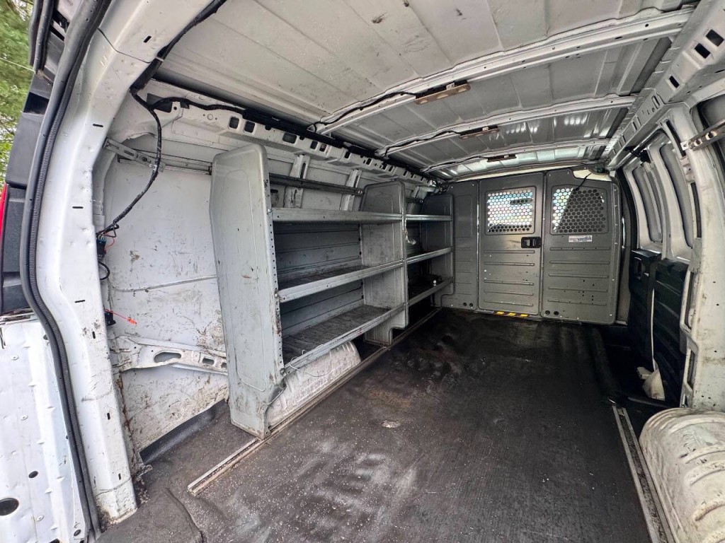 2018 Chevrolet Express Image 16