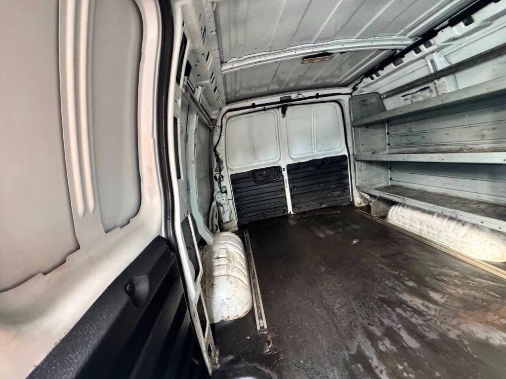 2018 Chevrolet Express Image 20