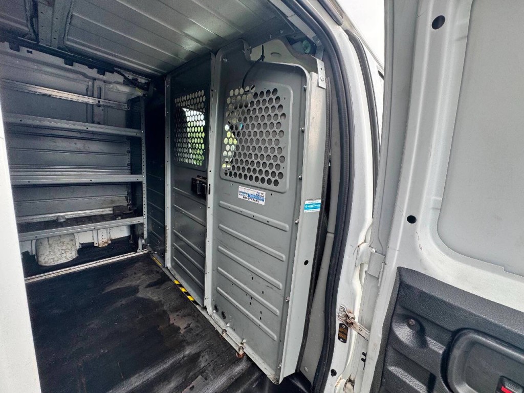 2018 Chevrolet Express Image 21