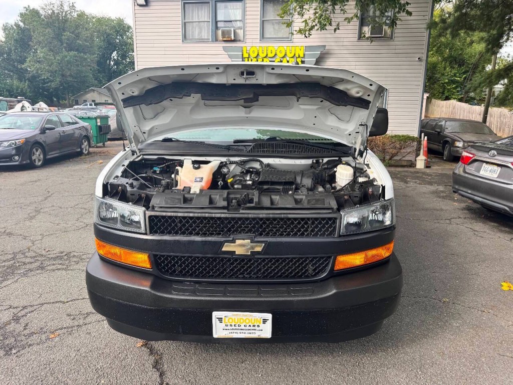 2018 Chevrolet Express Image 24