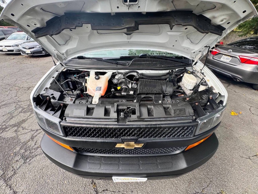 2018 Chevrolet Express Image 25