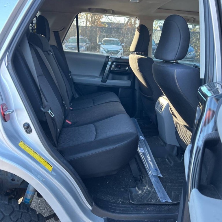 2011 Toyota 4Runner Image 12