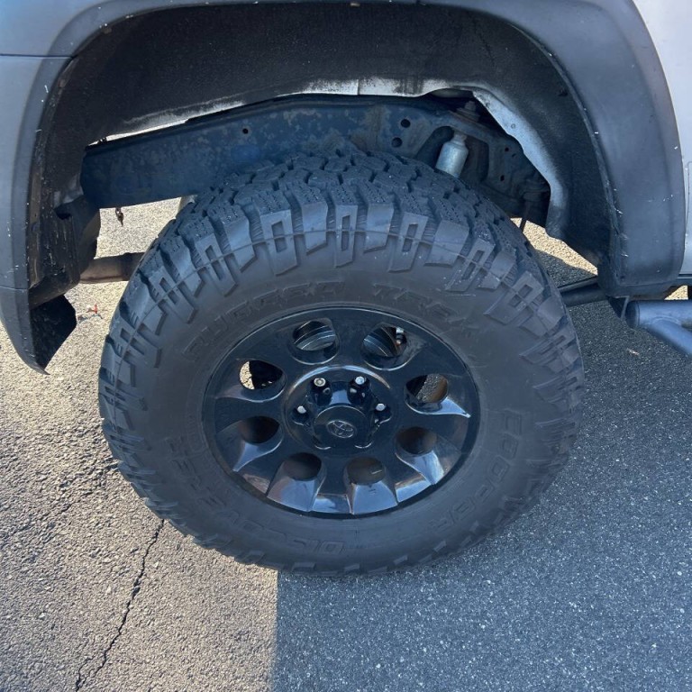 2011 Toyota 4Runner Image 16