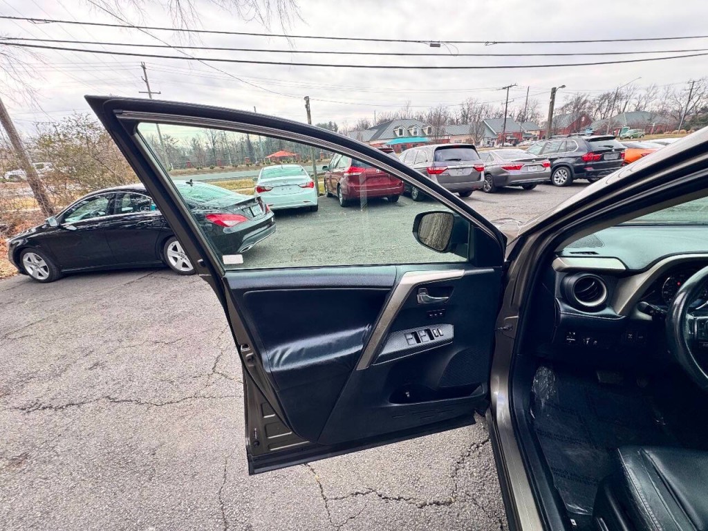 2013 Toyota Rav4 Image 10