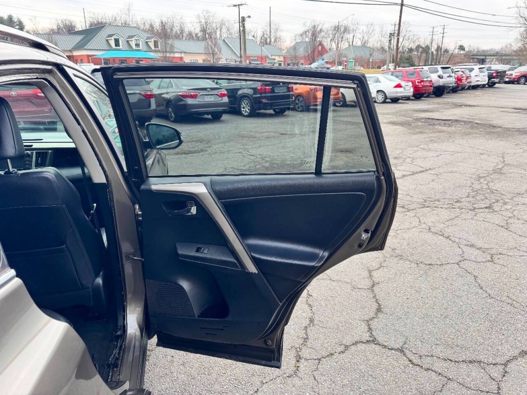 2013 Toyota Rav4 Image 16