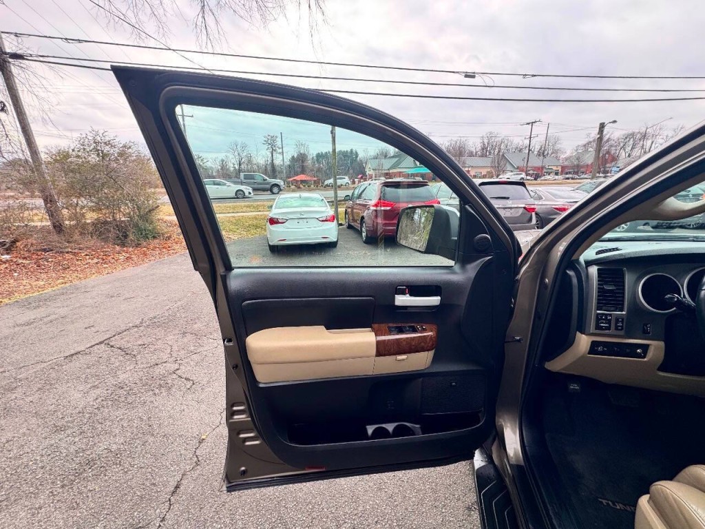 2013 Toyota Tundra Image 9