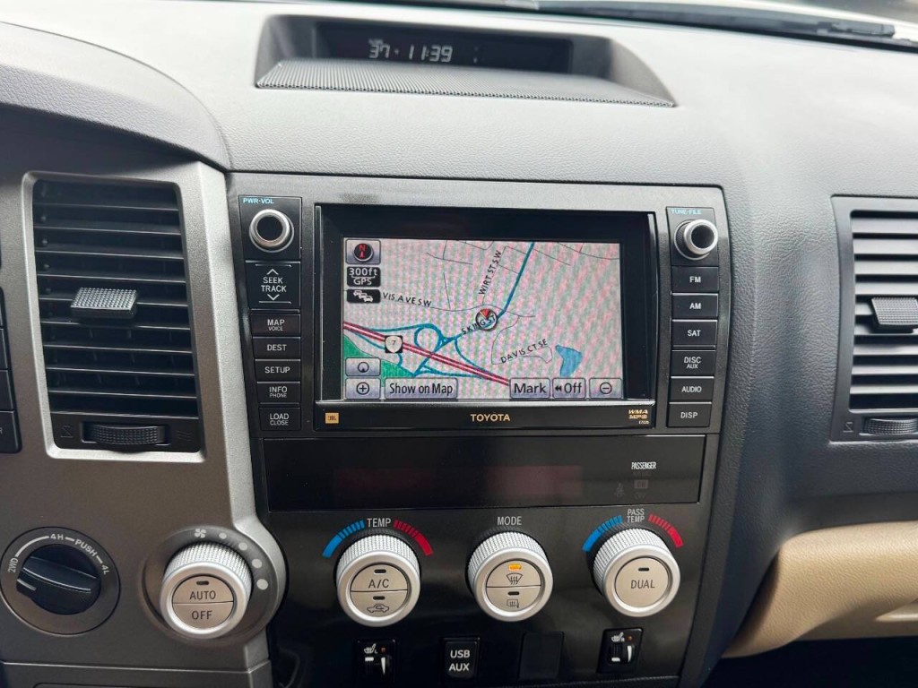 2013 Toyota Tundra Image 32