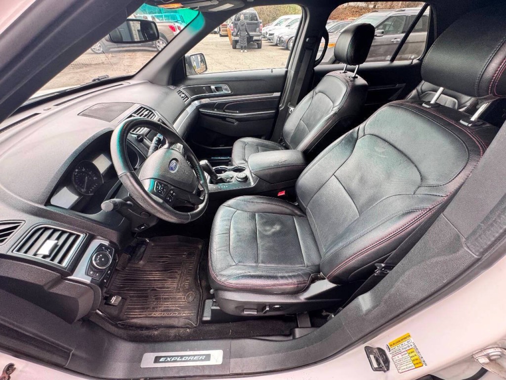 2017 Ford Explorer Image 10
