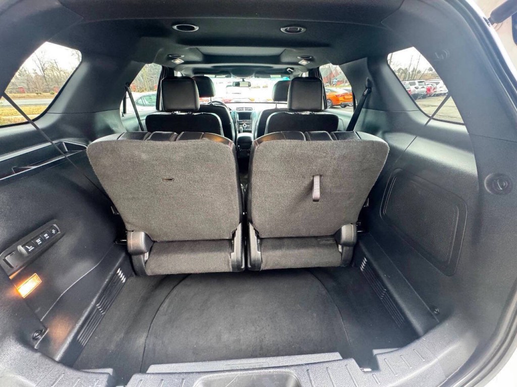 2017 Ford Explorer Image 13