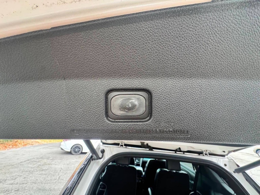 2017 Ford Explorer Image 16