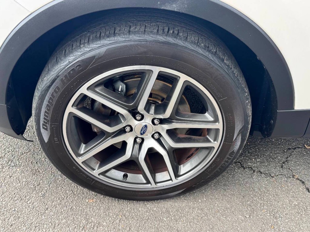 2017 Ford Explorer Image 36