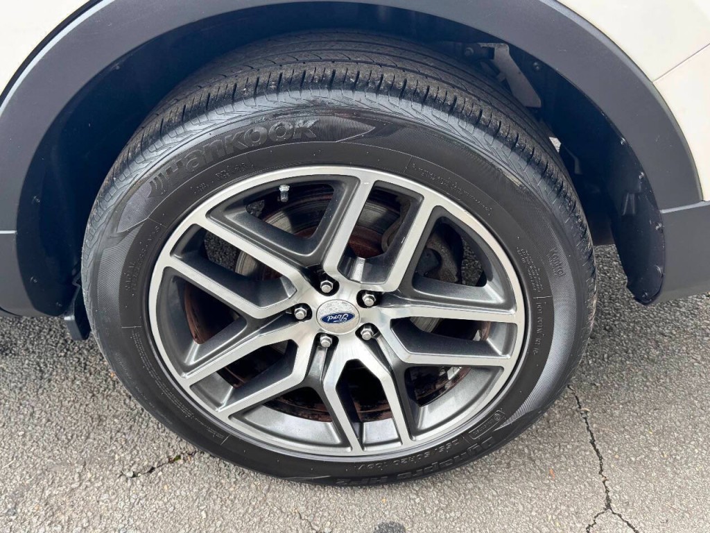 2017 Ford Explorer Image 38