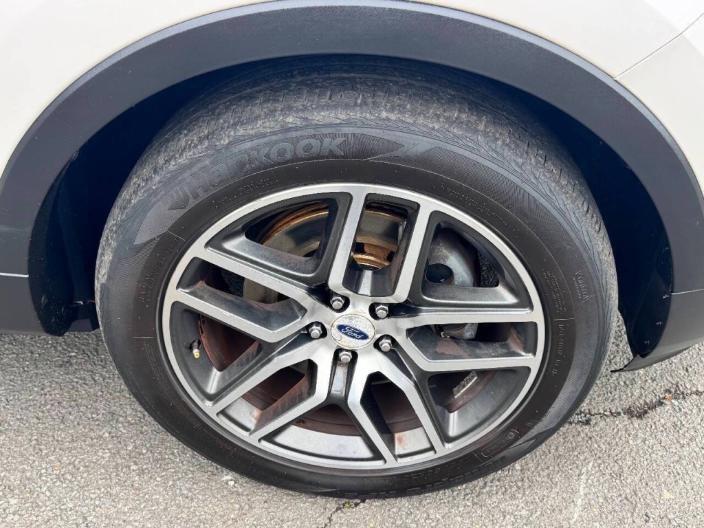 2017 Ford Explorer Image 39