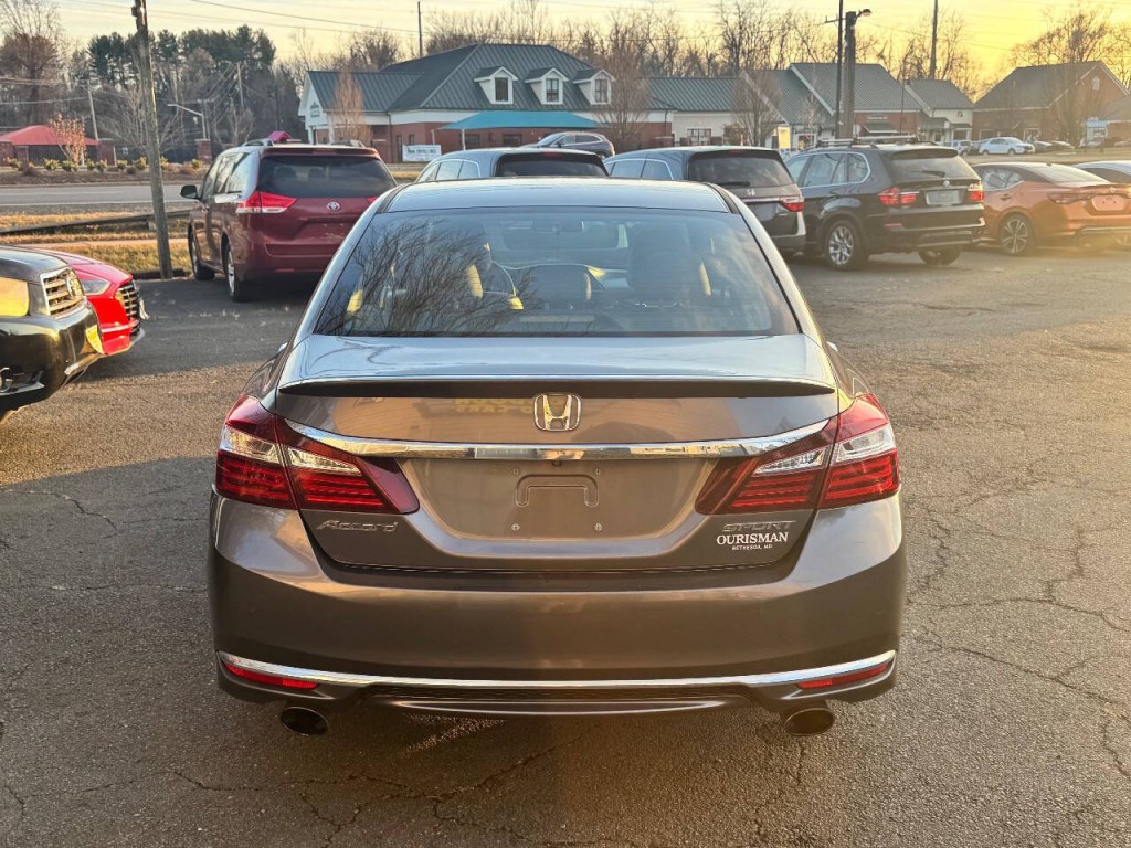 2017 Honda Accord Image 5