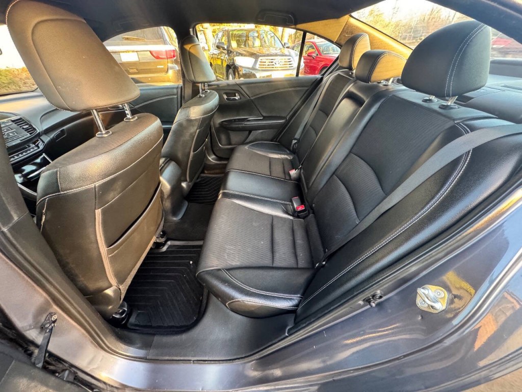 2017 Honda Accord Image 10