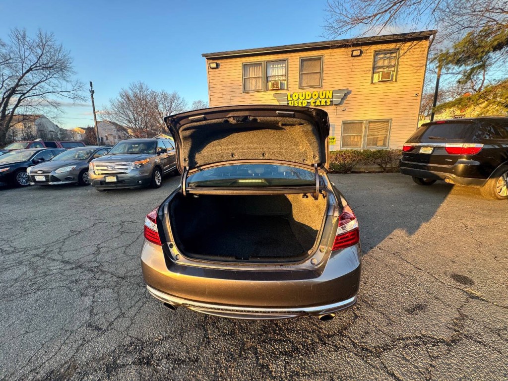 2017 Honda Accord Image 11